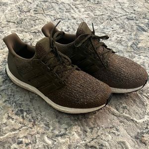 Trace olive ultra boost adidas size 9